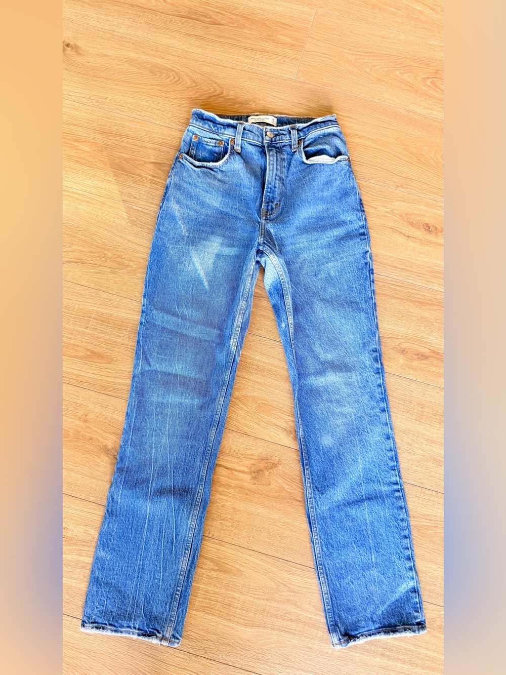 Abercrombie & Fitch The ‘90s Straight Ultra High Rise Curve Love